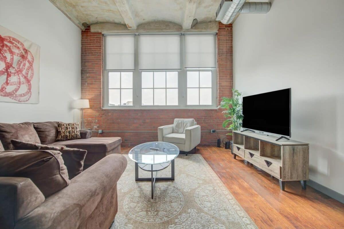 2Br 2Ba Spacious Historic Loft With Gym By Envitae แคนซัสซิตี ภายนอก รูปภาพ